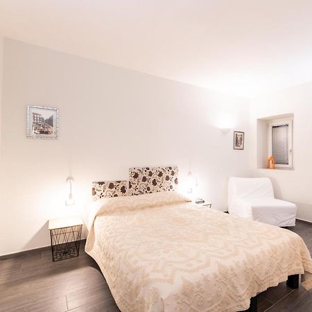 Bien-Bi Bed & Breakfast Napoli Bagian luar foto